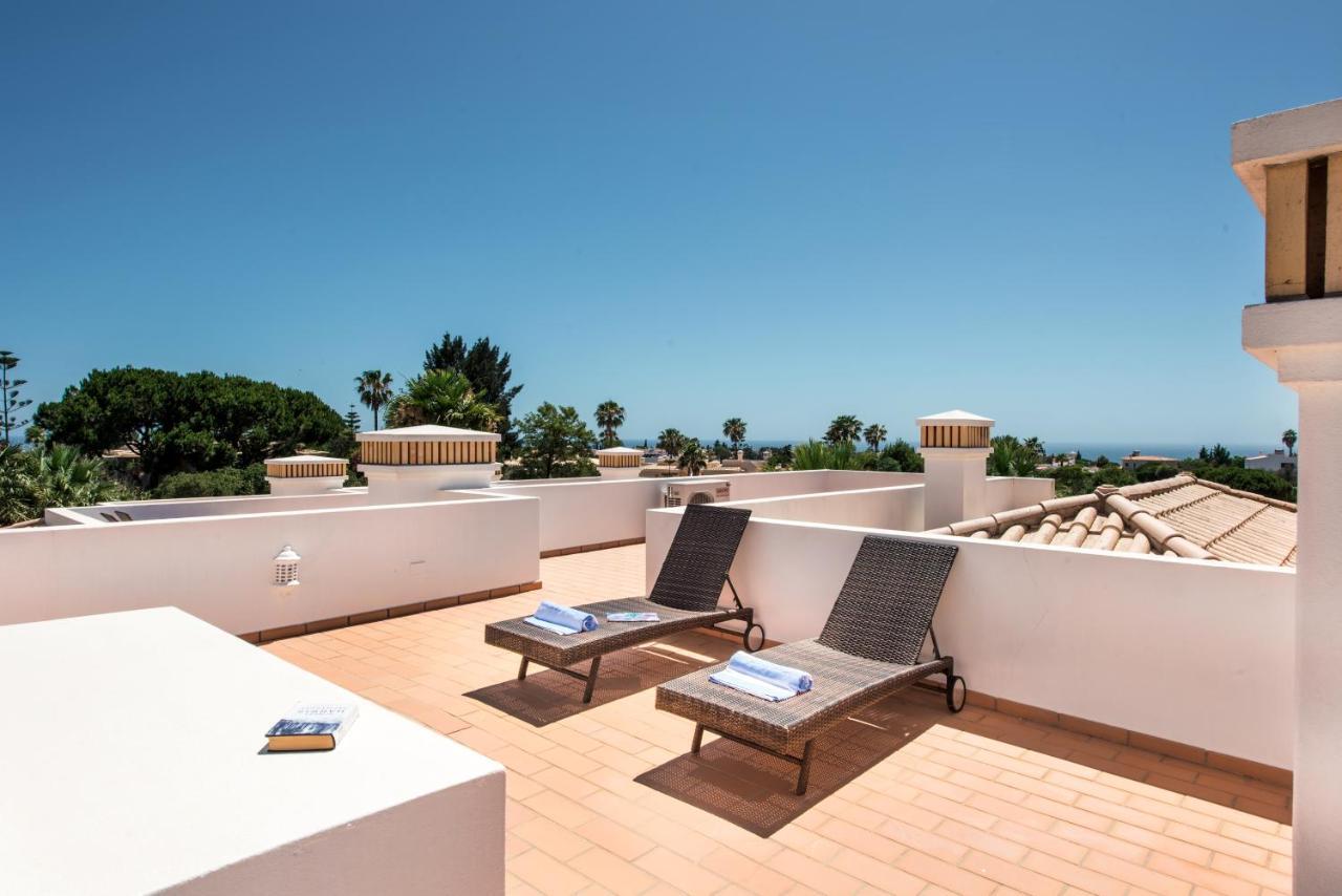 Beautiful Two Bedroom Apartment With Roof Terrace Carvoeiro  Bagian luar foto