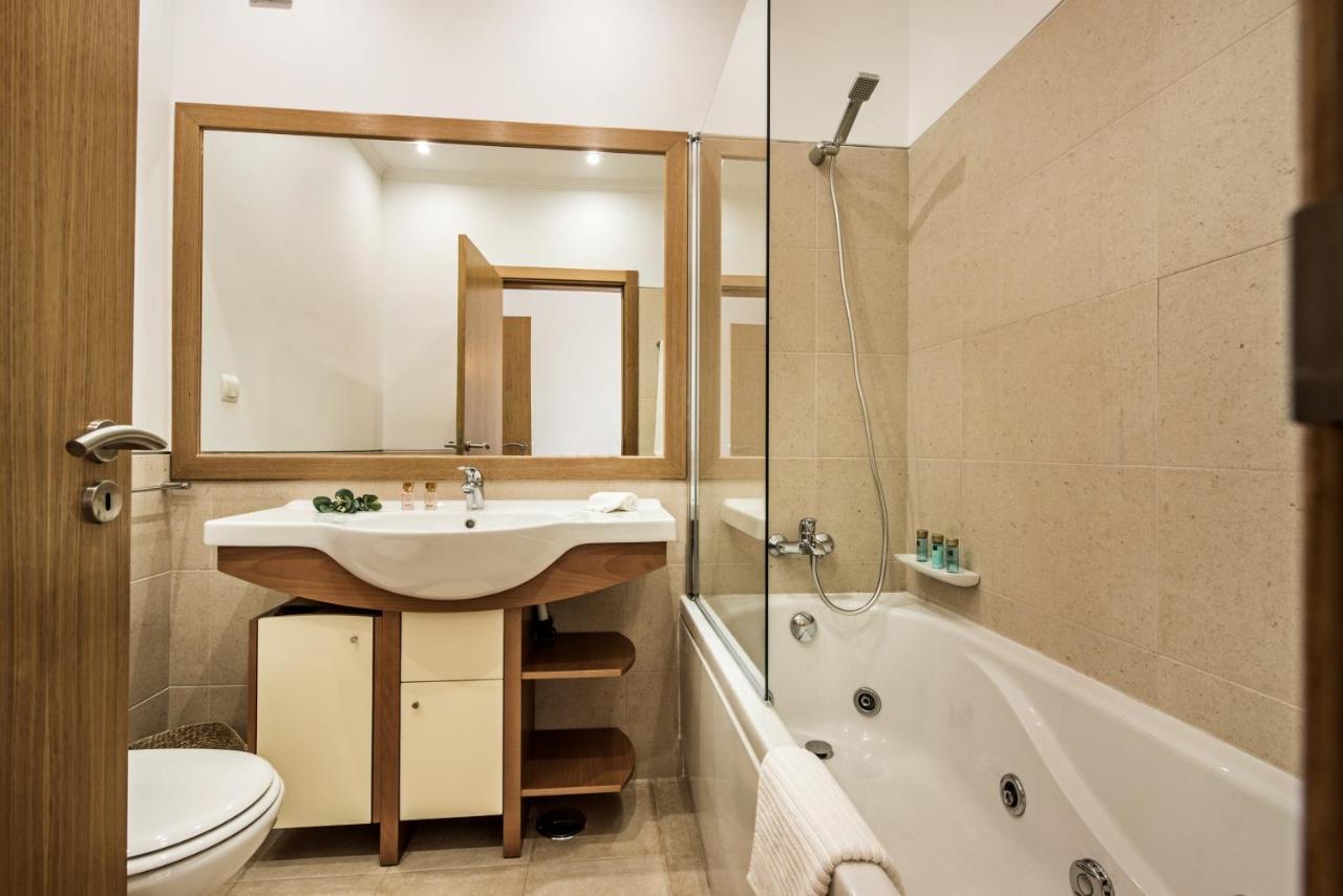 Beautiful Two Bedroom Apartment With Roof Terrace Carvoeiro  Bagian luar foto