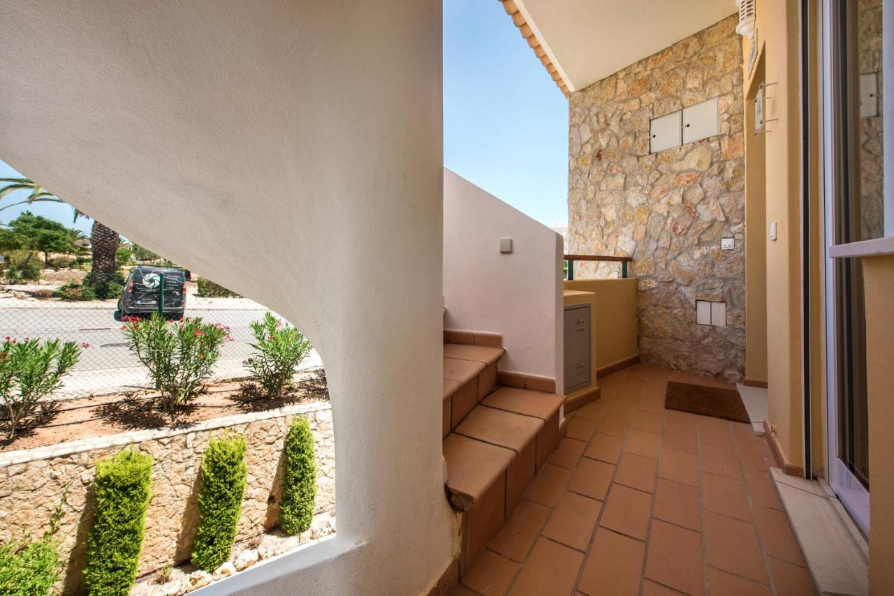 Beautiful Two Bedroom Apartment With Roof Terrace Carvoeiro  Bagian luar foto