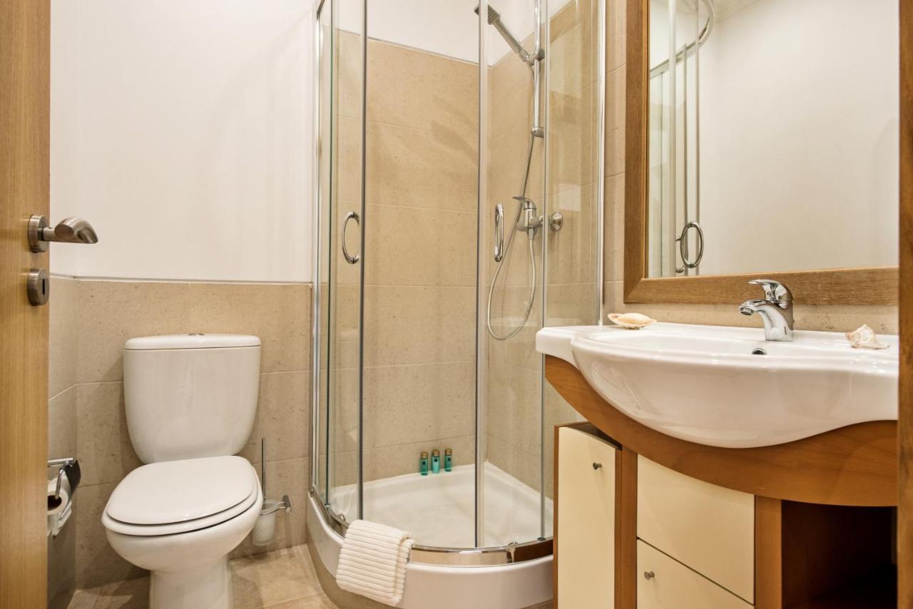 Beautiful Two Bedroom Apartment With Roof Terrace Carvoeiro  Bagian luar foto